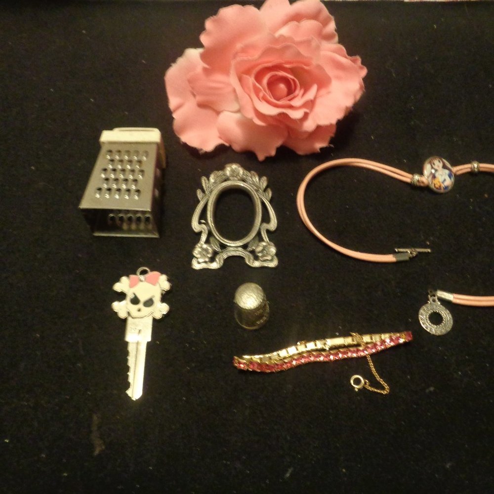 ANIME NECKLACE SKULL KEY DOLL GRATER ETC. LOT